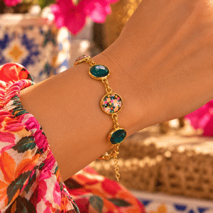 🌸✨ Emerald Blessings – Emerald Gem & Colorful Floral, Gold-Tone Bezel Link Bracelet