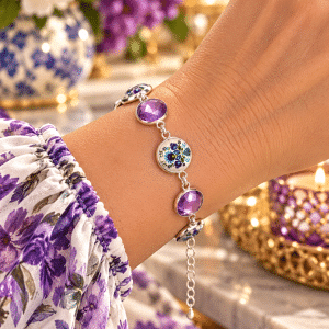 💜🌸 Violet Promises – Amethyst-Purple Gem & Floral, Silver-Tone Bezel Link Bracelet